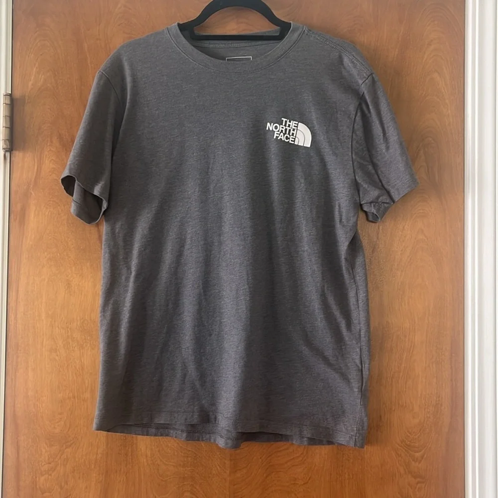 THE NORTH FACE Men's Short Sleeve Box Never Stop Exploring Tee Size M
